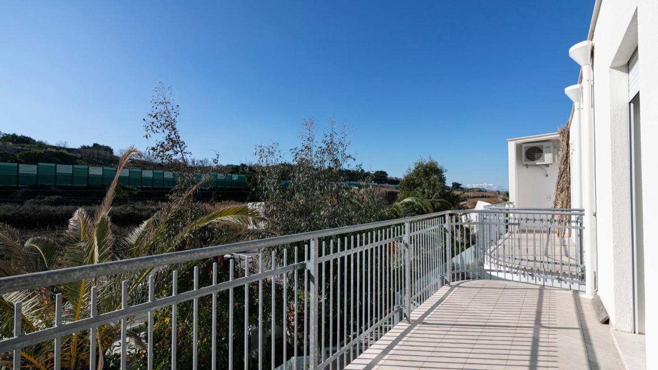 Rivazzurra Homes - B テルモリ エクステリア 写真